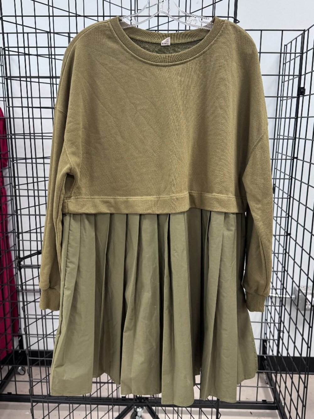 Anabress Sage Green L/S Pleated Skirt Dress Size Large